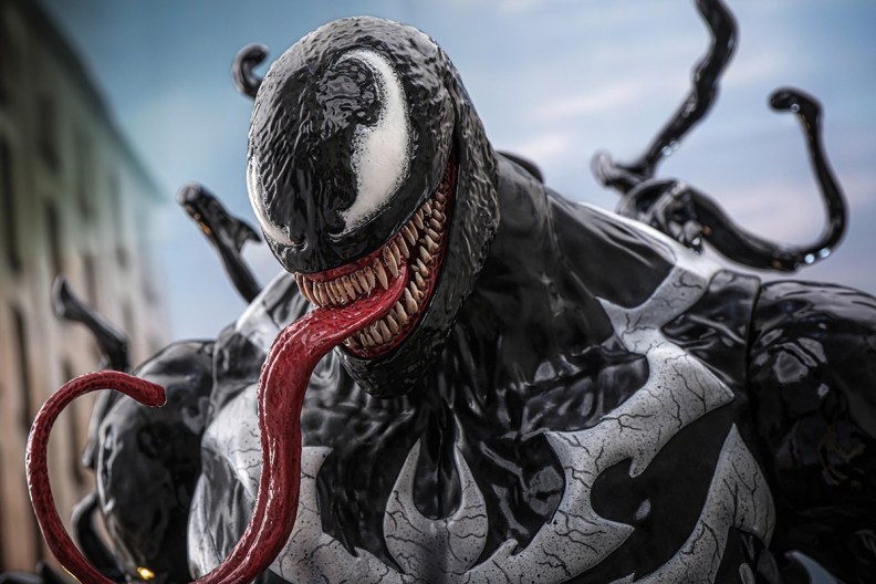 Marvel's Spider-Man 2 Venom Hot Toys Figure Available for Preorder Now