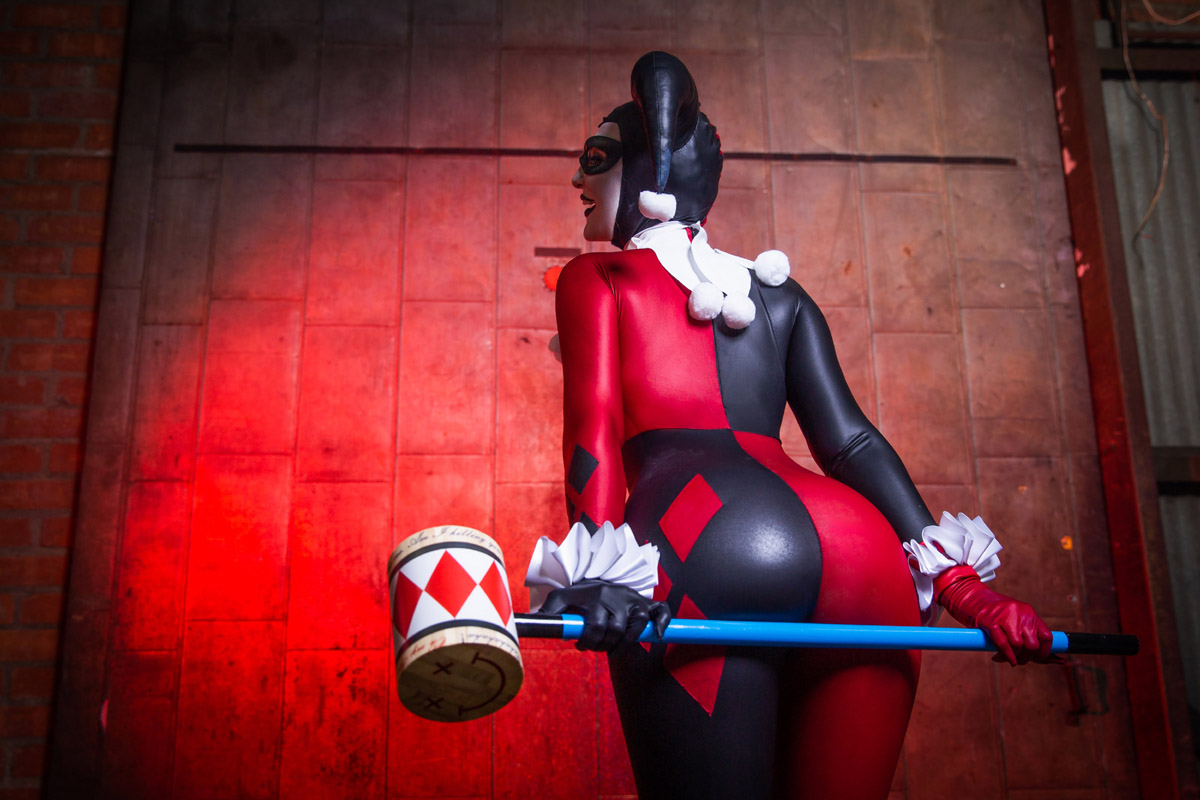 Classic Harley Quinn Cosplay #6