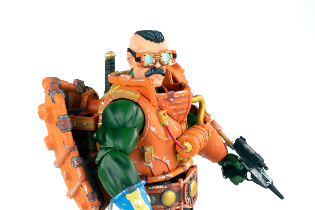 Man_at_arms_figure_o_1024x