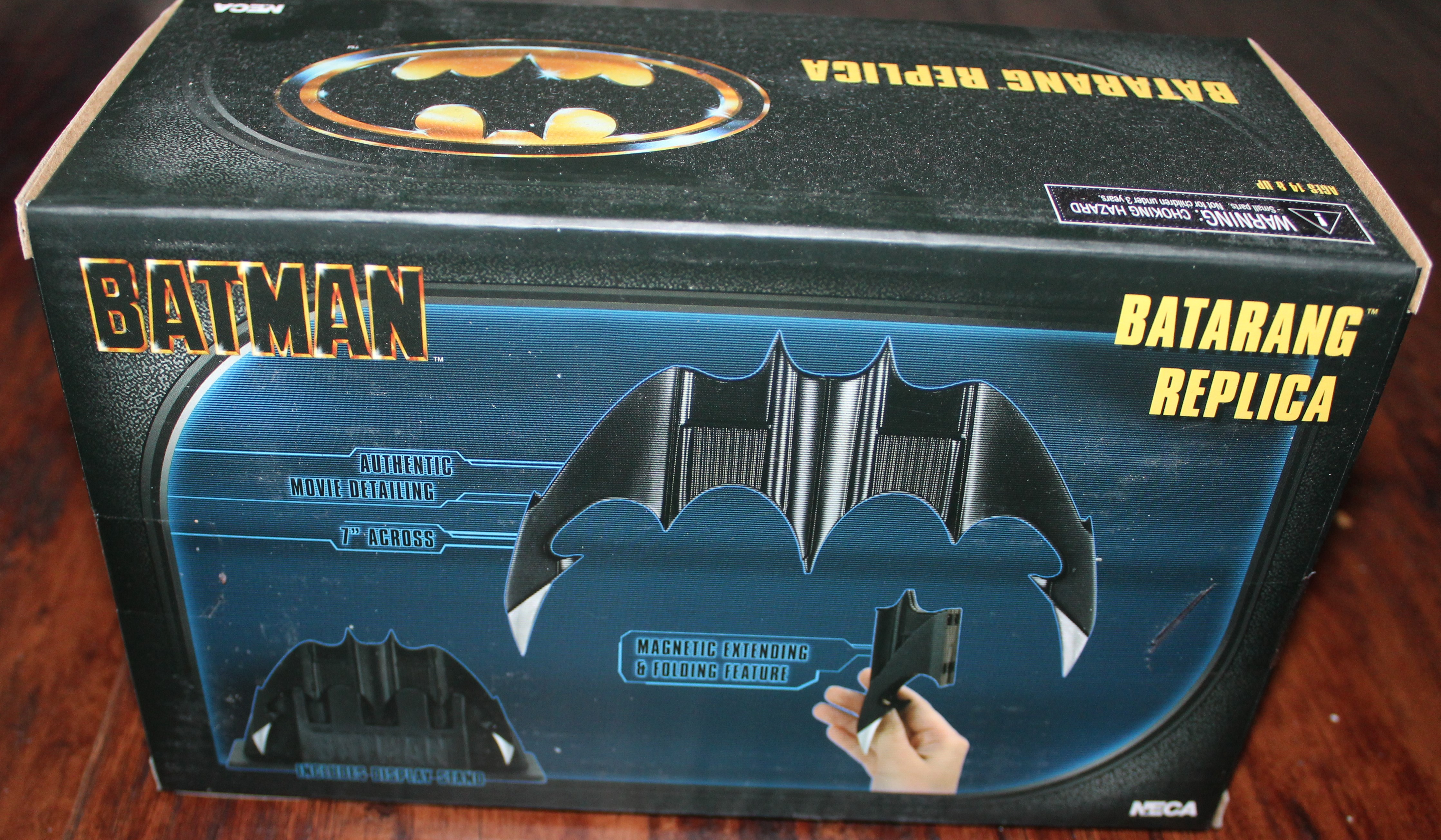 Batarang box back